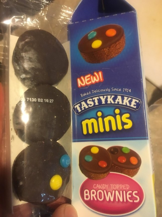 Ya iyasih ada toppingnya, tapi masa cuma dua biji doang. Auto bengek! Foto: Reddit