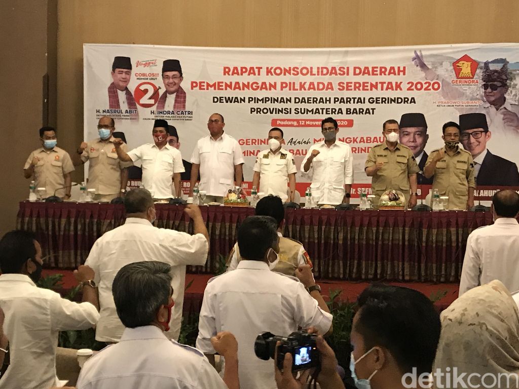 Wakil Ketua Dewan Pembina Gerindra Sandiaga Uno dan Ketua Harian Gerindra Sufmi Dasco Ahmad ke Padang, Sumatera Barat, untuk kampanye Pilgub Sumbar 2020.
