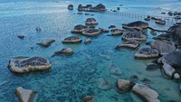 Sebagai informasi, keberadaan sejumlah situs geologi, seperti Alif Stone Park, Senubing, Pantai Bamak, Tanjung Datuk, Batu Kasah, dan sejumlah situs lainnya membuat Natuna saat ini Geopark Nasional oleh Komite Nasional Geopark Indonesia (ADHOC) dan diusulkan untuk masuk ke dalam Global Geopark Network (GGN) UNESCO.