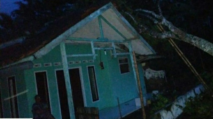 Badai Terjang Rumah Warga di Ciamis