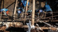 Nantinya bak itu untuk menampung aliran air sebelum disedot ke sungai terdekat.  