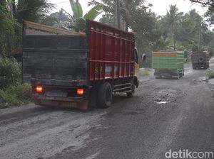 Duh, Jalur Evakuasi Merapi Rusak Oleh Truk Pasir