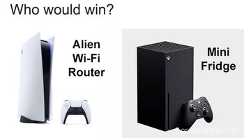 Kala bentuk PS5 yang mirip router wifi alien dibandingkan dengan Xbox yang mirip mini kulkas. Foto: Boredpanda