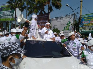 Pemkab Bogor Ungkap Alasan Tak Bubarkan Kerumunan Massa Habib Rizieq