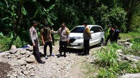 Kapolres Mojokerto AKBP Dony Alexander mengecek langsung kabar seorang pengendara yang tersesat karena faktor di luar nalar. Dia sempat menanyai langsung SR (31) dan mengajaknya ke tempat pemuda asal Kelurahan Kertajaya, Gubeng, Surabaya itu tersesat. Yaitu di jalan persawahan Dusun Made, Desa/Kecamatan Pacet. Belajar dari pengalaman SR, Dony mengimbau masyarakat agar beristirahat jika mengantuk atau lelah saat berkendara. Juga tidak segan bertanya ke orang lain meski menggunakan google maps. Sehingga tidak sampai tersesat di jalan.