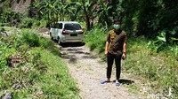 SR (31) tersesat di jalan penghubung Dusun Made dengan wisata pemandian air panas Padusan dan air terjun Coban Canggu.
