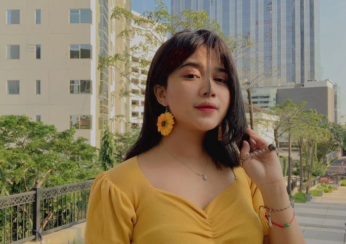 Imutnya Brisia Jodie yang Tak Bisa Lepas Dari Permen Kesukaannya Imutnya Brisia Jodie yang Tak Bisa Lepas Dari Permen Kesukaannya