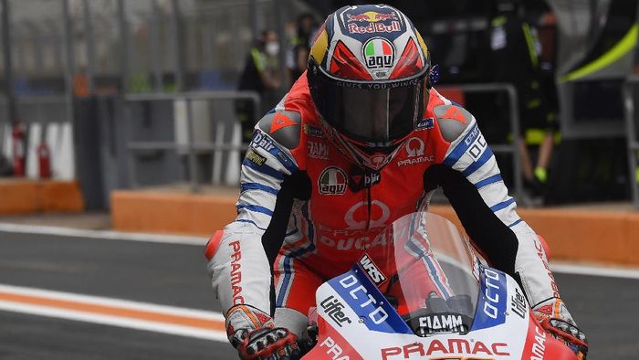 jack miller motogp valencia 2020 pramac racing VALENCIA, SPAIN - NOVEMBER 06: Jack Miller of Australia and Pramac Racing returns in box during the free practice for the MotoGP of Europe at Comunitat Valenciana Ricardo Tormo Circuit on November 06, 2020 in Valencia, Spain. (Photo by Mirco Lazzari gp/Getty Images)