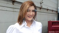 Meski begitu Kiki sempat mengatakan jika ia tak menutup diri meskipun tengah dekat dengan seorang pria. Pool/Noel/detikFoto.