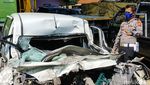 Kondisi Mobil Rombongan F-PDIP Malang yang Kecelakaan di Tol Ngawi-Solo