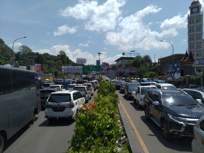 Lalu lintas arah Puncak, Bogor yang sempat dialihkan kini normal kembali.
