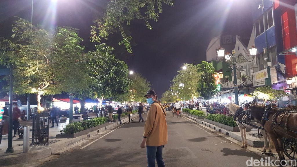 malioboro malam hari tanpa kendaraan