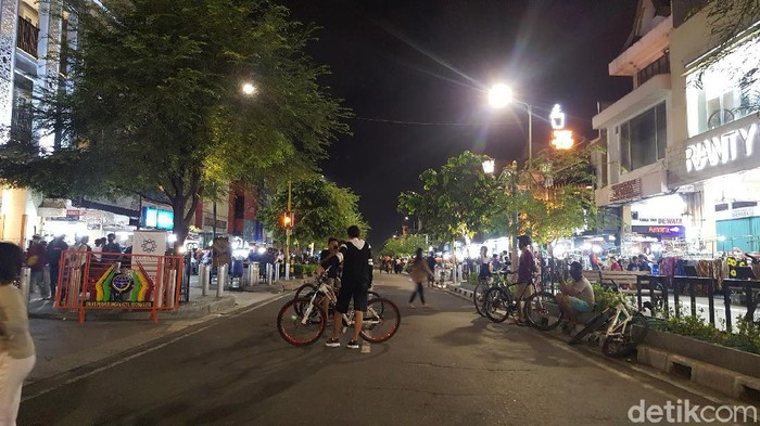 19 Wisata Malam Jogja yang Hits, Malioboro-Pinus Pengger