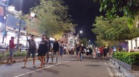 Uji coba bebas kendaraan bermotor sedang dilakukan pada 3 - 15 November yang berlaku setiap hari pukul 18.00 WIB hingga 22.00 WIB. (Syanti/detikcom)