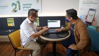 Tabungan Bisnis juga memudahkan pengusaha untuk melakukan pengecekan bukti pembayaran dan pelacakan (tracing) transaksi dan dana karena dilengkapi fitur deskripsi yang informatif di rekening koran. 