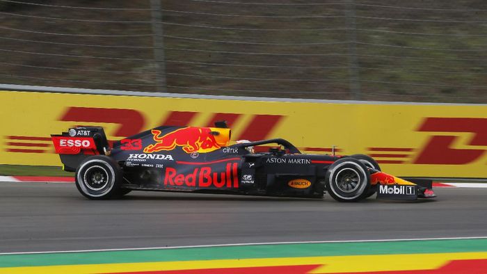 max verstappen red bull racing-honda formula 1 f1 grand prix turki gp turki 2020 ISTANBUL, TURKEY - NOVEMBER 13: Max Verstappen of the Netherlands driving the (33) Aston Martin Red Bull Racing RB16 on track during practice ahead of the F1 Grand Prix of Turkey at Intercity Istanbul Park on November 13, 2020 in Istanbul, Turkey. (Photo by Kenan Asyali-Pool/Getty Images)
