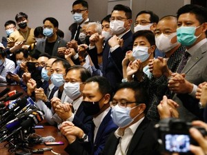 Mayoritas Anggota Parlemen Hong Kong Penentang China Mengundurkan Diri, Kenapa?