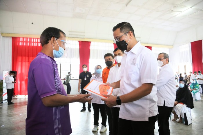 Menteri Sosial Juliari P Batubara bertandang ke Sumatera Utara untuk memantau proses penyaluran bantuan sosial tunai (BST) ke masyarakat terdampak COVID-19.