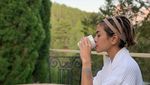 Momen Heboh dan Seru Nikita Mirzani Saat Ngeteh hingga Makan Pastry