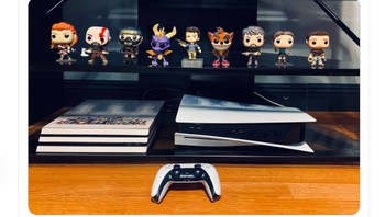 Netizen ini tak ketinggalan pamer PS5 yang baru ia beli. Foto: istimewa