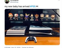 Bikin Iri, Pembeli PS5 Ramai-ramai Pamer di Medsos