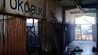 Belum diketahui penyebab kebakaran tersebut.