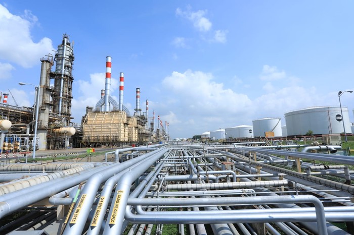 Pertamina Refinery Unit (RU) IV Cilacap menargetkan uji coba produksi Green Diesel pada akhir November 2020.