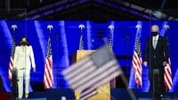 Dalam pidatonya Presiden terpilih Amerika Serikat (AS), Joe Biden, berjanji segera menunjuk ilmuwan ke gugus tugas untuk menangani virus Corona di Amerika Serikat (AS). Ilmuwan dan ahli terkemuka bakal ditunjuk menjadi penasihat untuk mengambil perencanaan penanganan pandemi.