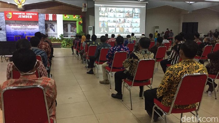 Ratusan Pejabat yang Dimutasi Bupati Faida Dikembalikan ke Posisi Semula