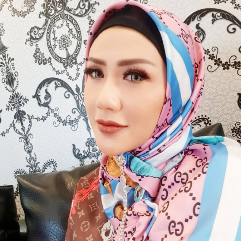 Rey Utami Sering Pamer Ngeteh Santai di Instagram