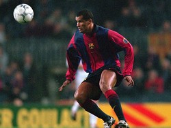 Rivaldo pergi dari Barcelona usai berselisih dengan Louis van Gaal, yang saat itu menjadi pelatihnya. (Foto: Getty Images/Phil Cole)