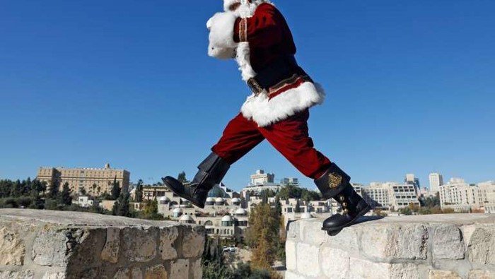 Santa Claus di Italia (AFP Photo)