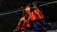Hingga penggunaan life jacket serta cara menolong korban yang tenggelam.