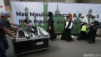 Berbagai peralatan untuk mendukung pelaksanaan Maulid Nabi juga telah dirapikan.