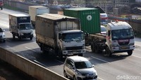 Kemudian, untuk golongan II-III dan IV-V jarak terjauh juga mengalami kenaikan. Sebelumnya, tarif Tol Japek II-III sebesar Rp 22.500 dan untuk IV-V sebesar Rp 30.000.