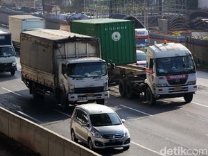 Truk Obesitas Bikin Biaya Pemeliharan Tol Japek Membengkak Ratusan Miliar