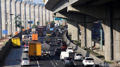Siap-siap! Tarif Tol Japek Naik Goceng Akhir Tahun Ini