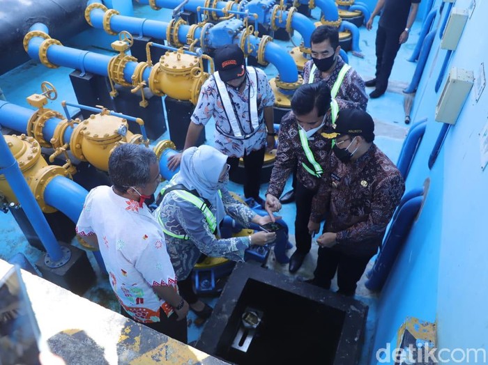Wali Kota Malang tinjau pompa Wendit pasca air bau minyak dan warga terdampak