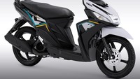 Skutik ini juga dibekali dengan fitur smart lock system, cukup dengan satu jari pengendara dapat mengunci rem saat berhenti di tanjakan ataupun turunan sehingga membuat pengendara motor lebih praktis dan aman. Foto: Dok. YIMM