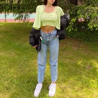 Sumber pun mengatakan jika mereka punya hubungan baik tapi belum terlalu jauh. Scott melihat jika dia sangat cute dan mereka menikmati waktu bersama tapi Scott ingin bersenang-senang dan tidak berkomitmen dengan siapa-siapa. Dia menikmati single dan mengenal orang-orang baru. Dia ada di tempat yang bagus sekarang, kata sumber dilansir News Au. Foto: Instagram @ameliagray