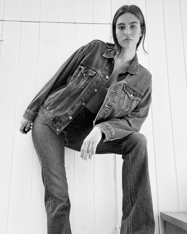 Wanita 19 tahun tersebut sebelumnya pernah jadi perbincangan karena menderita gangguan makan. Ketika itu, kondisinya cukup parah hingga Amelia diprediksi bisa meninggal jika tidak diobati. Foto: Instagram @ameliagray