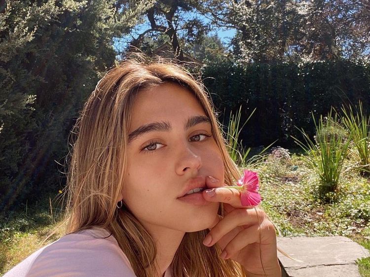 Sosok Model yang Digosipkan Jadi Pacar Baru Scott Disick, Beda 19 Tahun