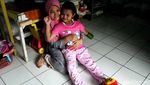 Anak Guru Ngaji di Sukabumi Ini Rela Menabung Demi Tangan Palsu