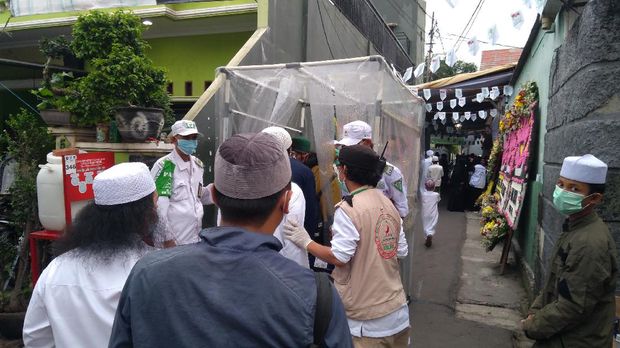 Bilik disinfektan disediakan di lokasi pernikahan putri Habib Rizieq Syihab.