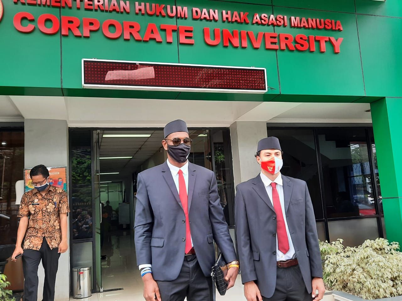 Brandon Jawato dan Lester Prosper