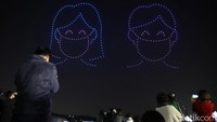 Pemerintah Korea Selatan menggelar pertunjukan drone untuk mengedukasi warga tentang virus Corona dan protokol kesehatan.