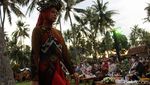 East Java Fashion Harmony Pamerkan Batik dan Keindahan Pantai Solong