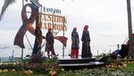 East Java Fashion Harmony Pamerkan Batik dan Keindahan Pantai Solong