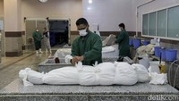 Selama berabad-abad, pemakaman Behesht-e-Zahra telah menjadi tempat peristirahatan terahir bagi korban perang.