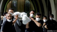 Iran telah melaporkan lebih dari 738.000 infeksi dan mengatakan bahwa sejauh ini 40.582 orang telah meninggal akibat virus Corona.